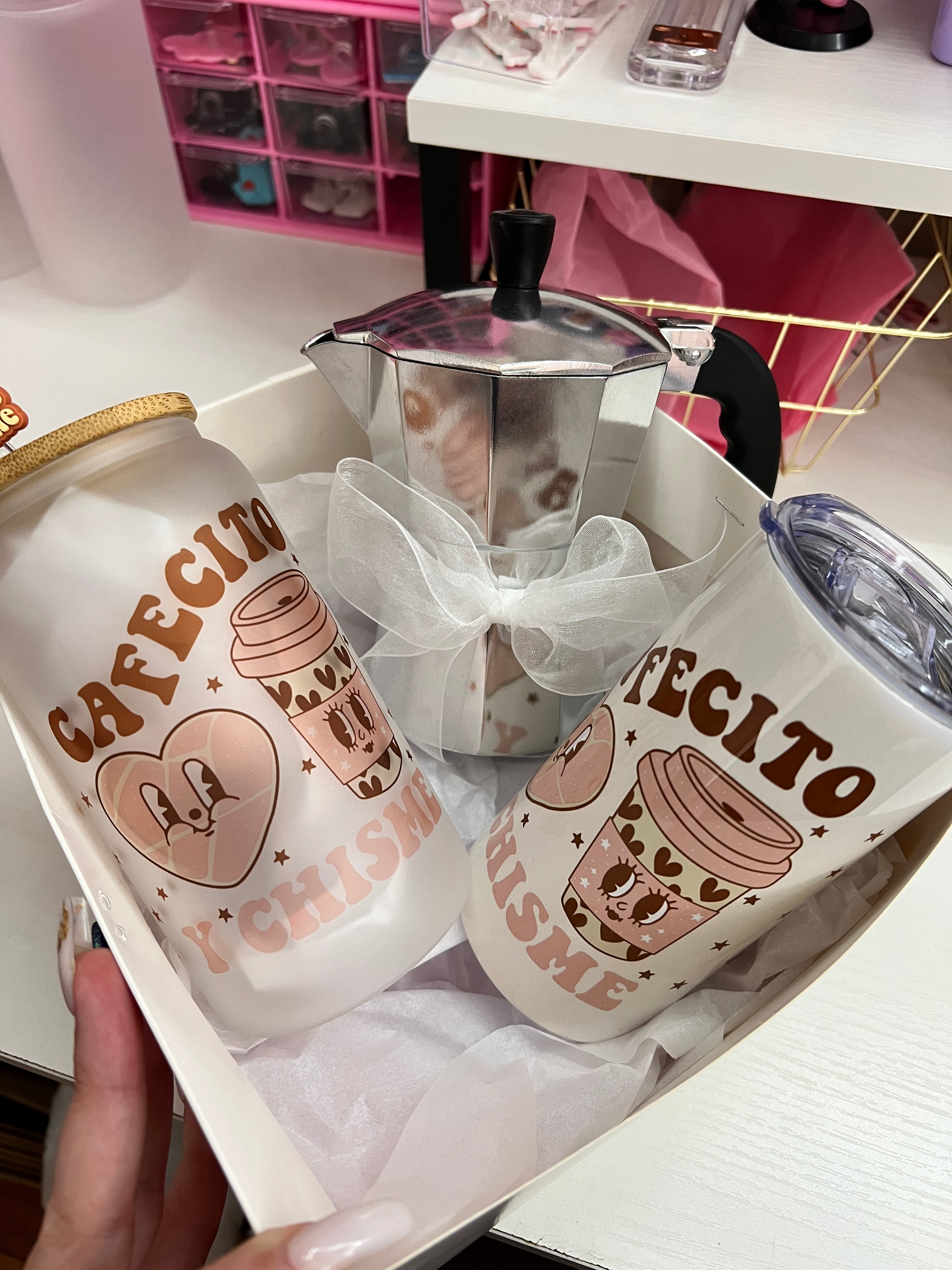 Cafecito y chisme gift box